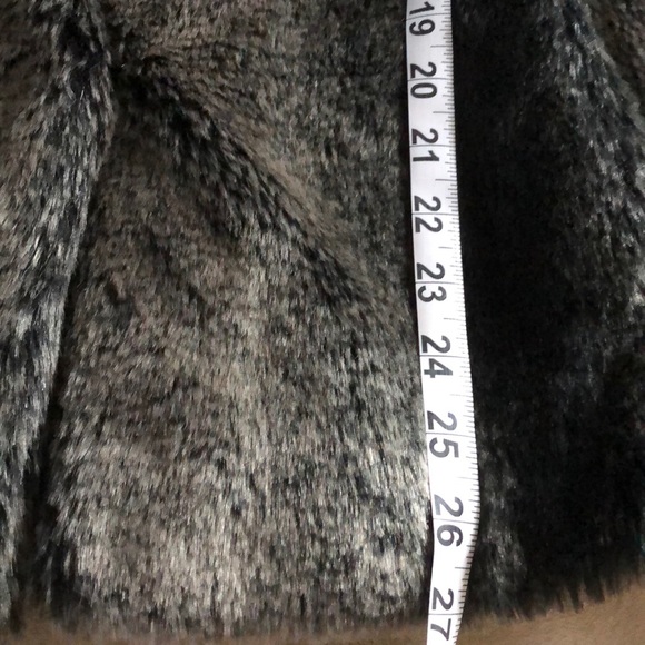 Beautiful fur vest - Picture 6 of 8